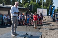 - De siste årene har vi fått til ett taktskifte i idretten. De lokale anleggene er viktig for rekruttering, som tumleplass for barn og unge og som samlingspunkt for folk som bor i nærheten, sier byrådsleder Raymond Johansen. Foto: Ken Opprann