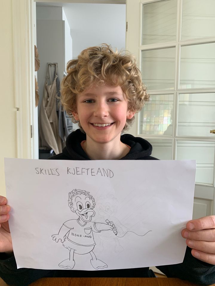 Nils Kleveland (12) blir vikar som Donald-redaktør. Her har han duckifisert seg selv.