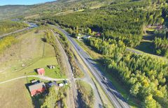Erling Rolstad AS skal blant annet rive hus, montere viltgjerde, hogge skog og utføre arbeider langs jernbanen.