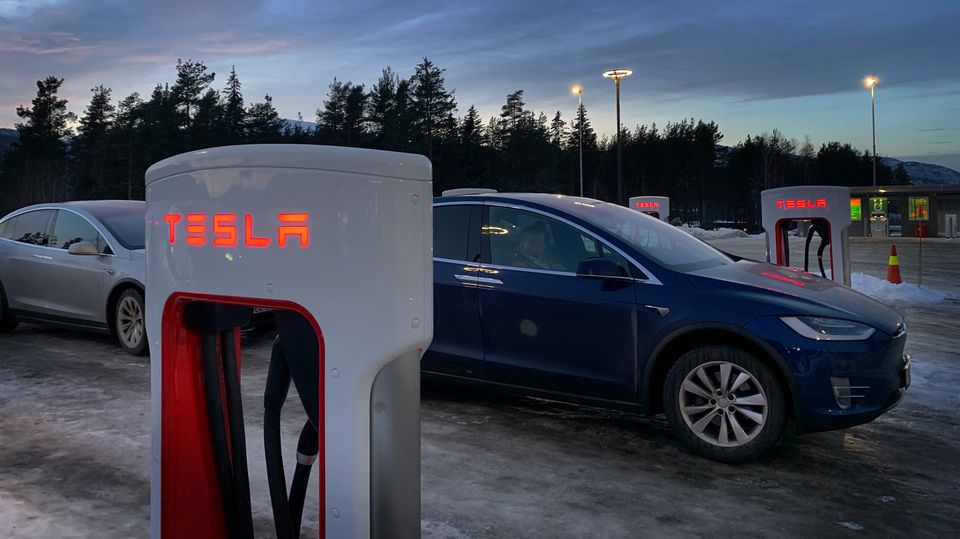Tesla_Supercharger_Hallingdal