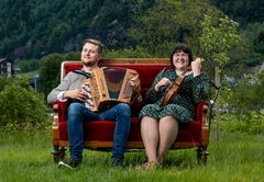 Ole Nilssen og Ingrid Stuhaug er to av distriktsmusikarane i barnekulturprosjektet som får urpremiere på Førdefestivalen i juli.