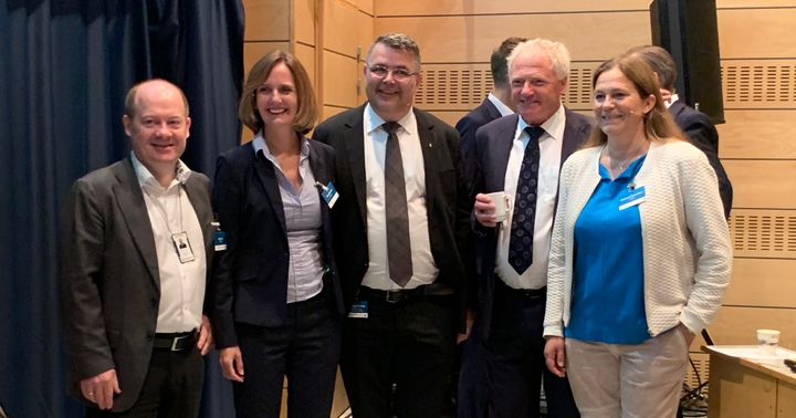 Fra venstre: Inge Gran, Adm. dir. SINTEF Energi, Marit Mazzetti, SINTEF, Kjell-Børge Freiberg, Olje- og energiminister, Johan Hustad, Direktør NTNU Energi og Alexandra Bech Gjørv, Konsernskjef SINTEF