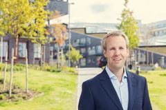 - Andelen som tror på stigende boligpriser neste 12 måneder faller fra 55 prosent i mars til 52 prosent i dag, forteller sjeføkonom i NBBL, Christian Frengstad Bjerknes. (Foto: Nadia Frantsen)