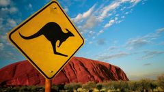 Australiareiser hilser klatreforbud på den verdenskjente monolitten velkommen.