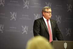 Fiskeriminister Harald T. Nesvik (FrP) la fram kvotemeldinga 26. juni i år.
