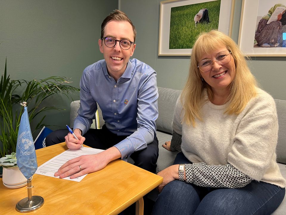 Ny politisk rådgiver, Nicholas Wilkinson, sammen med generalsekretær Anne Cathrine da Silva. Foto: FN-sambandet