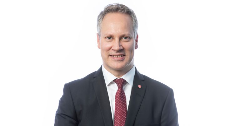 - - Vi vet det er krevende å jobbe fram et drosjeregelverk som står seg over tid, og som skal fungere for hele drosjenæringen. Det er i dag mange og svært ulike syn på hvordan et slikt regelverk bør være, sier samferdselsminister Jon-Ivar Nygård. Foto: Fredrik Naumann - Felix Features
