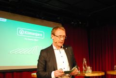 Rolf Barmen, konsernsjef i Fjordkraft, holdt foredrag om «Klimanjaro», Fjordkrafts krav om klimanøytrale leverandører, under åpningen av Arbeidslivets klimauke. Foto: Ragnhild Aadland Høen, NHO