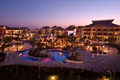 Hotellet som hører til parken heter Lapita Dubai Parks Autograph Collection og passer for hele familien.