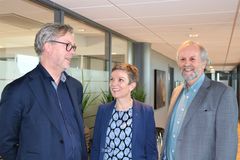 Fv: Bjørn Skrattegård, forhandlingsdirektør i Spekter, Marit Hermansen, nestleder Akademikerne helse og president Legeforeningen, Rune frøyland, leder Akademikerne helse.