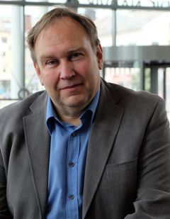 Selv 10 prosent færre fall vil gjøre stor forskjell for personen og samfunnet, sier Asbjørn Danielsen.