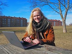 Victoria Lofstad-Lie er i ferd med å ta en innovasjonsdoktorgrad ved Institutt for teknologisystemer. Foto: Bjarne Røsjø/UiO