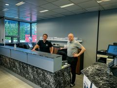 F.v. daglig leder Martin Toft og butikksjef Thomas Grøndahl. Foto: Nesbru Tilhenger Service