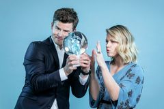 Nikolay Ramm og Tiril Sjåstad Christiansen er programledere for Idrettsgallaen 5. januar 2019. (Foto: Julia Marie Naglestad/NRK)