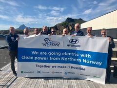 HELELEKTRISK Kraftselskapene i Lofoten, Vesterålen og Ofoten, samarbeider med Arctic Race of Norway og Hyundai om å gjøre Arctic Race of Norway til verdens første etapperitt på sykkel som jun benytter elbiler. Foto: ARN