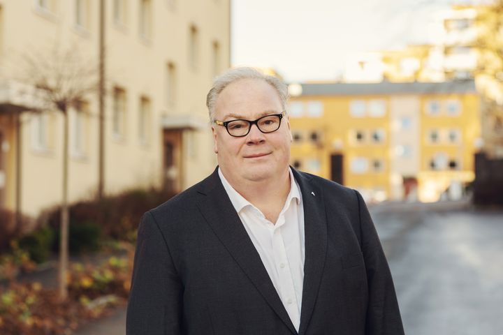 Bård Folke Fredriksen, administrerende direktør i NBBL, ber politikerne komme på banen.