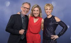 PROGRAMLEDER OG EKSPERTER: Guri Solberg (i midten) skal lede «Århundrets stemme» på TV 2 i vår. Ivar Dyrhaug og Bertine Zetlitz er programseriens eksperter. Foto: Espen Solli/TV 2