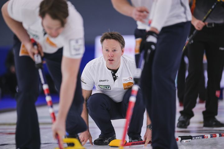 Viseskip Torger Nergård er klar for å spille sin 400 landskamp i curling. Foto: WCF