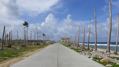 Byen Guiuan var den første til å føle tyfonens fulle styrke. Det meste ble ødelagt, men takket være god planlegging var de fleste innbyggerne evakuert til sikre bygninger og flere overlevde her enn mange andre steder. (Foto: Plan)
