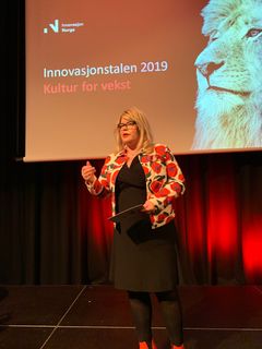 Direktør for Innovasjon Norge Arktis Linda Beate Randal holder årets Innovasjonstale. Foto: Innovasjon Norge