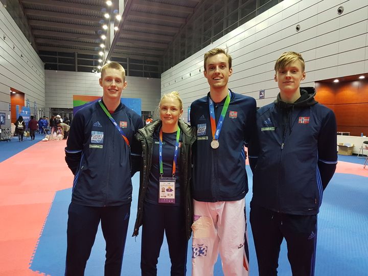 Deler av Taekwondo-landslaget i Kina. Fra venstre: John Asp, Marie Magnus, Richard Ordemann og Victor Asp.