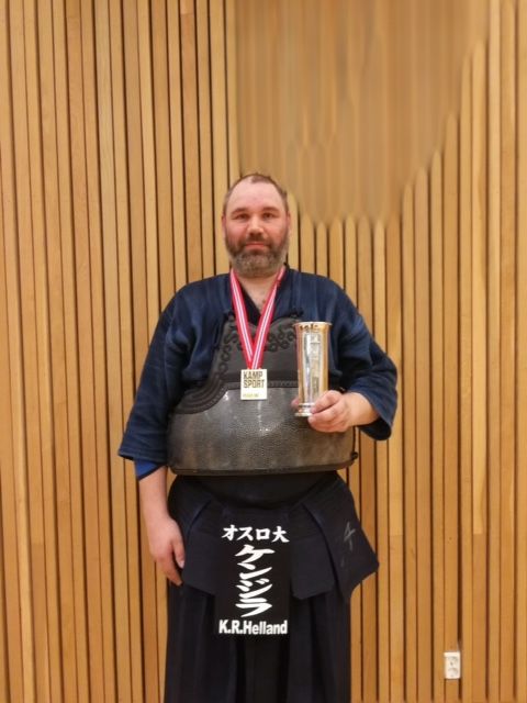 Ken Rune Helland er kongepokalvinner i kampsporten Kendo | Norges ...