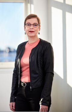 Mari Velsand er direktør i Medietilsynet og mener at det er på tide å avvikle statlig forhåndskontroll på kinofilm. Foto Medietilsynet/ Mathias Fossum.