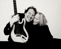 Frode Barth og Henry Moan har gått sammen om å lage "poesikk". Foto: CF-Wesenberg