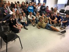 Glade ungdommer i klasse 9C ved Asdal ungdomsskole i Arendal har bestemt seg for å bruke premien på noe sosialt i neste skoleår.