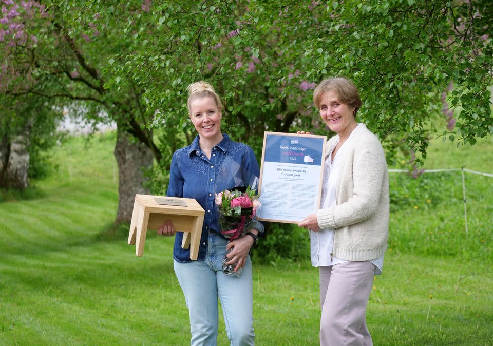 Silje Maria Kvaale By sammen med juryleder Ida Berg Hauge på Toddum gård. Foto MELK.JPG