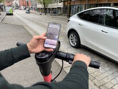 Hvis du sjekker kartet på el-sparkesykkel er det stor forskjell om du er en del av trafikken eller ikke. Foto: Frende Forsikring.