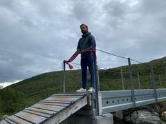 Klima- og miljøminister Sveinung Rotevatn under markeringen av Trolltunga som nasjonal turiststi. Foto: Tiril Eid Barland / Klima- og miljødepartementet