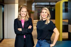 AnnaMaria Carnemark (til høyre) tar over lederrollen i Reitan Convenience Norway. Her sammen med Mariette Kristensson, CEO i Reitan Convenience AS.