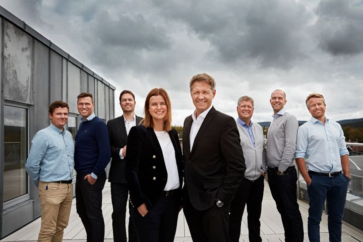 F.v.: Morten Andersen, prosjektleder, Magnus Brekke, prosjektsjef, Kristian Rannov Kårstad, prosjektutvikler og Camilla Krogh, konserndirektør Bygg, samtlige fra Skanska Norge AS. Videre Øivind Solbakken, adm. direktør Bertel O. Steen Eiendom AS, Rune Carlsen, prosjektdirektør Bertel O. Steen Eiendom AS, Rune Hauglin, prosjektleder Prodecon AS og Stian Olaf Kalsaas, prosjektleder Prodecon AS. Foto: Jarle Nyttingnes