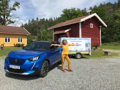 Eventyrer Cecilie Skog elsker å feriere i Nord-Norge. Med flere elbilladere blir det enklere å komme frem til de mange opplevelsene. Foto: ARN