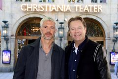 Bjarte Hjelmeland og Nicolai Cleve Broch er klare for å innta scenen når teaterversjonen av den Oscarvinnende filmklassikeren «Rain Man» har Norgespremiere på ærverdige Christiania Teater i januar 2024. Foto: Emilie Faugstad Bakke