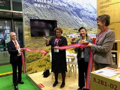 Landbruks- og matminister Olaug Bollestad åpnet i dag Norges stand på CIIE i Shanghai. Foto: Landbruks- og matdepartementet