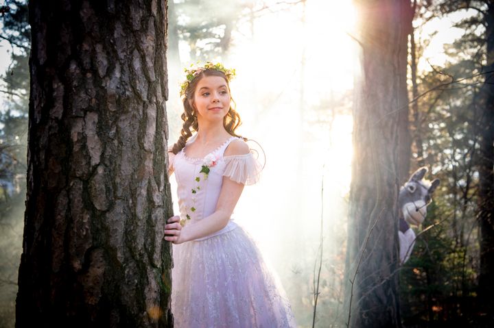 Ballettskolens elevforestilling består i år av en helt ny versjon av En midtsommernattsdrøm, som utgjør en hel akt av forestillingen. Foto: Jörg Wiesner