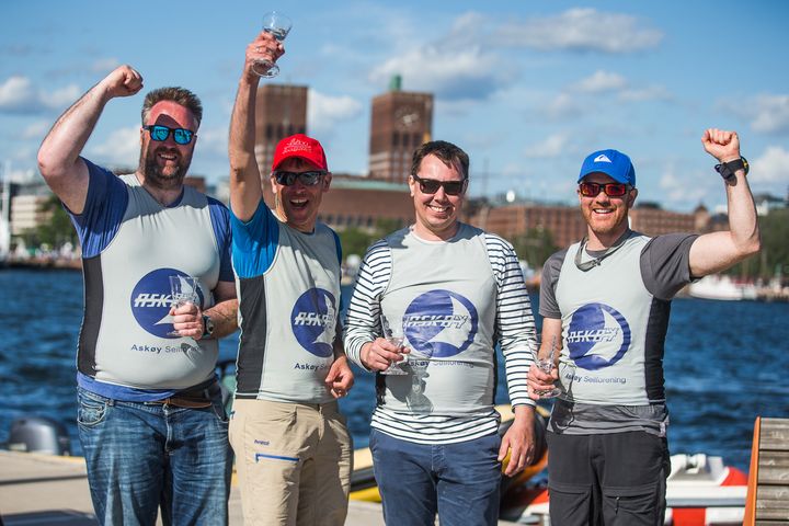 Askøy Seilforening vant den første runden av seilsportsligaen i 2019 som ble avholdt i Oslo. Fra venstre Chris Skogen, Nils Olav Handegard, Håvard Espeseth og Stian Soltvedt. ‹Foto: Trond R. Teigen]