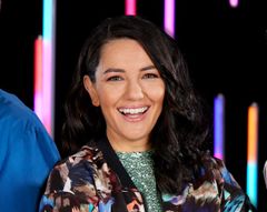 Selda Ekiz får ny rolle i «Alle mot 1». Nå skal hun være programleder i studio. FOTO: ESTEN BORGOS/NORDISK FILM TV / NRK