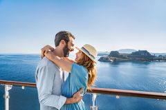 En fersk undersøkelse viser at nå drømmer vi om ferie for å få fart på romantikken. Her fra dekk med Norwegian Cruise Line, Korfu Havn, Hellas.