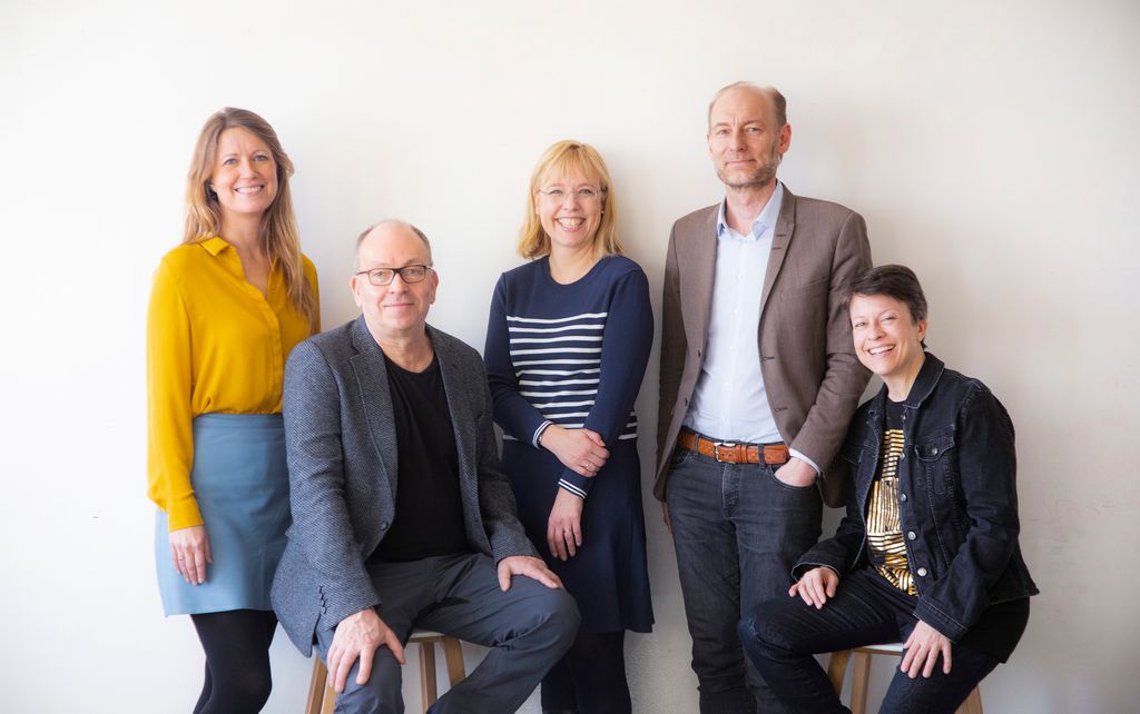 Juryen for NTBs språkpris, f.v. Therese Manus, Rune Wikstøl, Åse Wetås, Knut Olav Åmås, Christine Calvert. Foto: Thomas Brun / NTB
