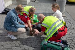 Førstehjelp og ambulansepersonell - Foto Thomas Brun / NTB scanpix