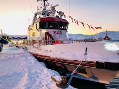 Redningsskøyta Peter Henry von Koss ved kai i sin nye hjemmehavn i Mehamn