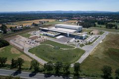HARTING has now commissioned the ultra-modern logistics centre EDC.