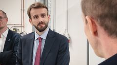 Næringsminister Jan Christian Vestre reiser til København onsdag 24. november