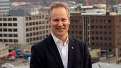 - Politikarane i fylkeskommunen og kommunen er einige om innhaldet i pakken. Det gjeld både kva for vegar som skal bygjast ut og korleis pakken skal finansierast, seier samferdselsminister Jon-Ivar Nygård. Foto: Henrik Jonassen/SD