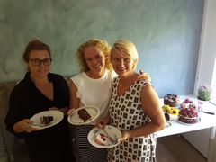 Fornøyd kakejury: Ina-Janine Johnsen fra Mat På Bordet, Jeanette Roede i Grete Roede og Torunn Nordbø i Opplysningskontoret for brød og korn