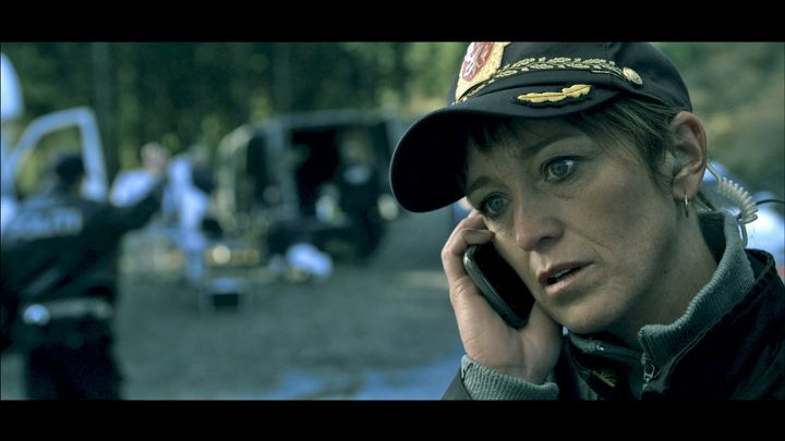 Anneke von der Lippe i rollen som lensmann Helen Sikkeland. Foto: NRK
