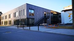 Eilert sundt videregående skole i Lyngdal er bygd for framtiden med blant annet robuste og klimavennlige materialer. Foto: Steinar Vatne, Rambøll.